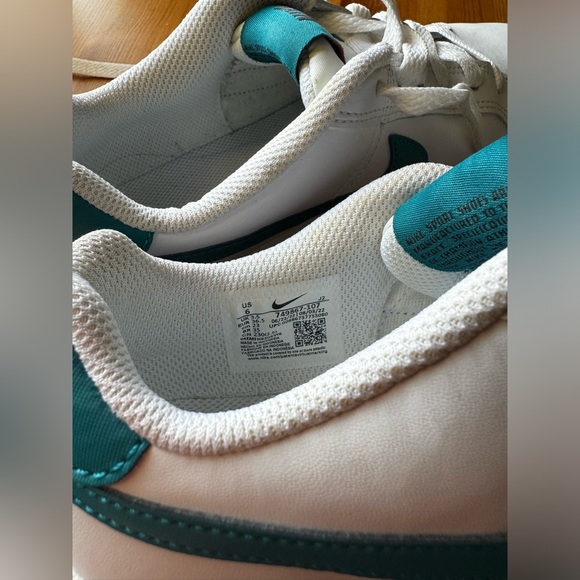 Nike Women’s Court Royale - Picture 4 of 4